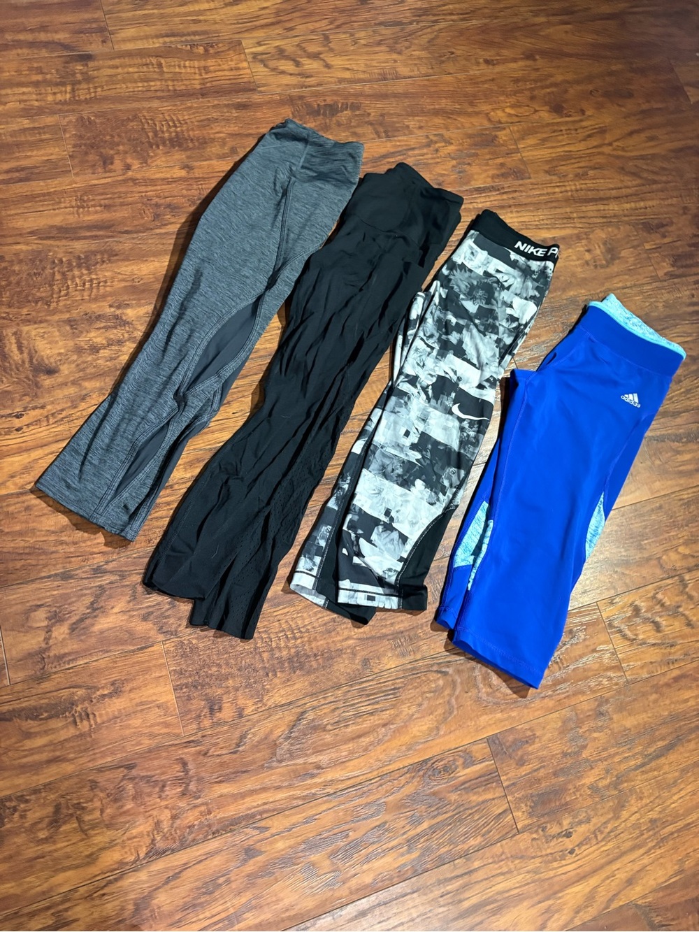 7 pairs of women’s size M athletic leggings - Picture 2 of 3